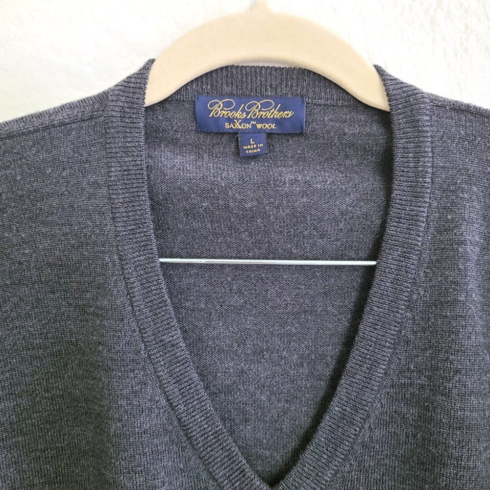 Brooks Brothers Men's 100% Wool Sweater V-Neck Large